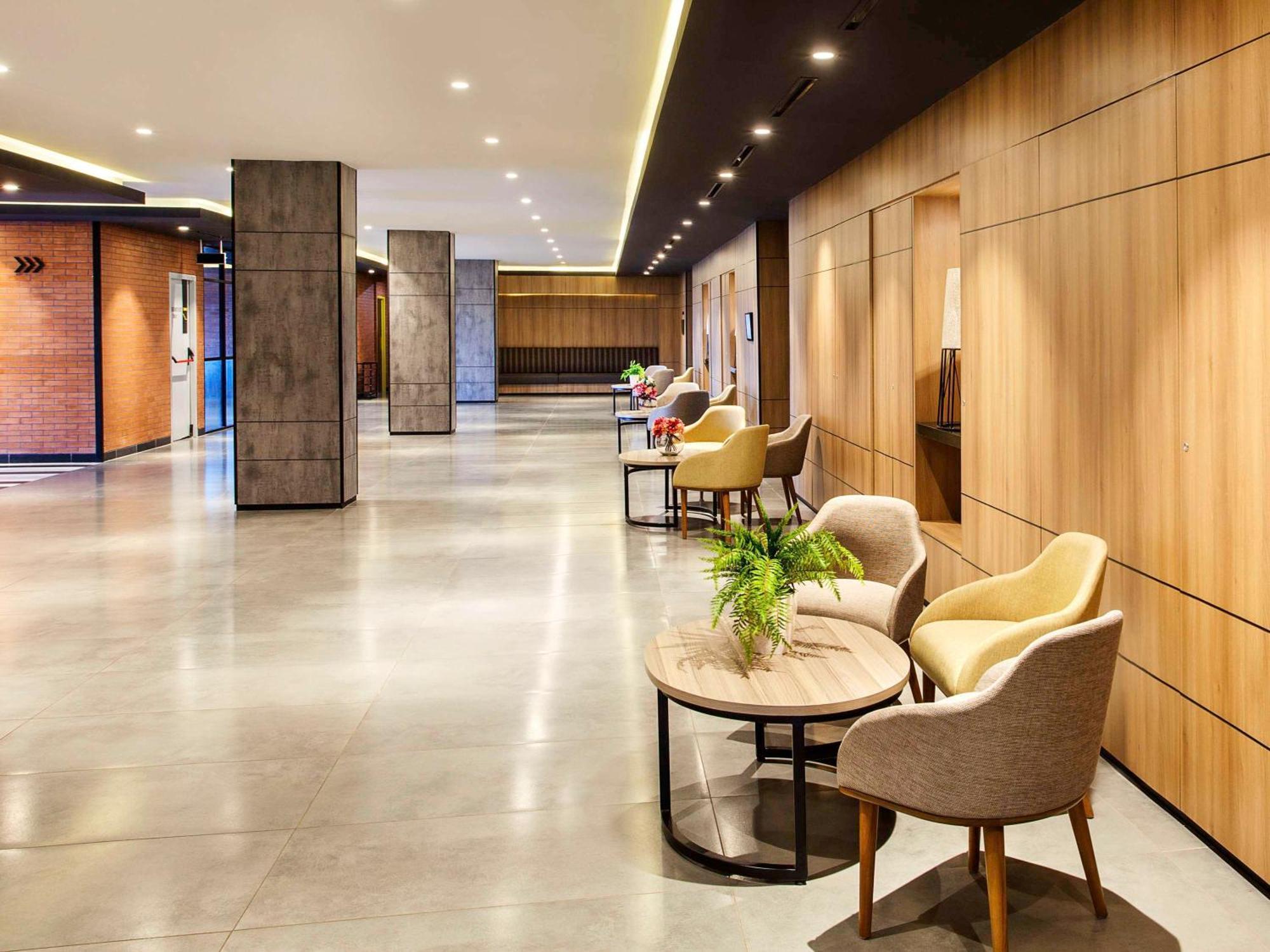 Ibis Styles Bekasi Jatibening Hotel Екстериор снимка