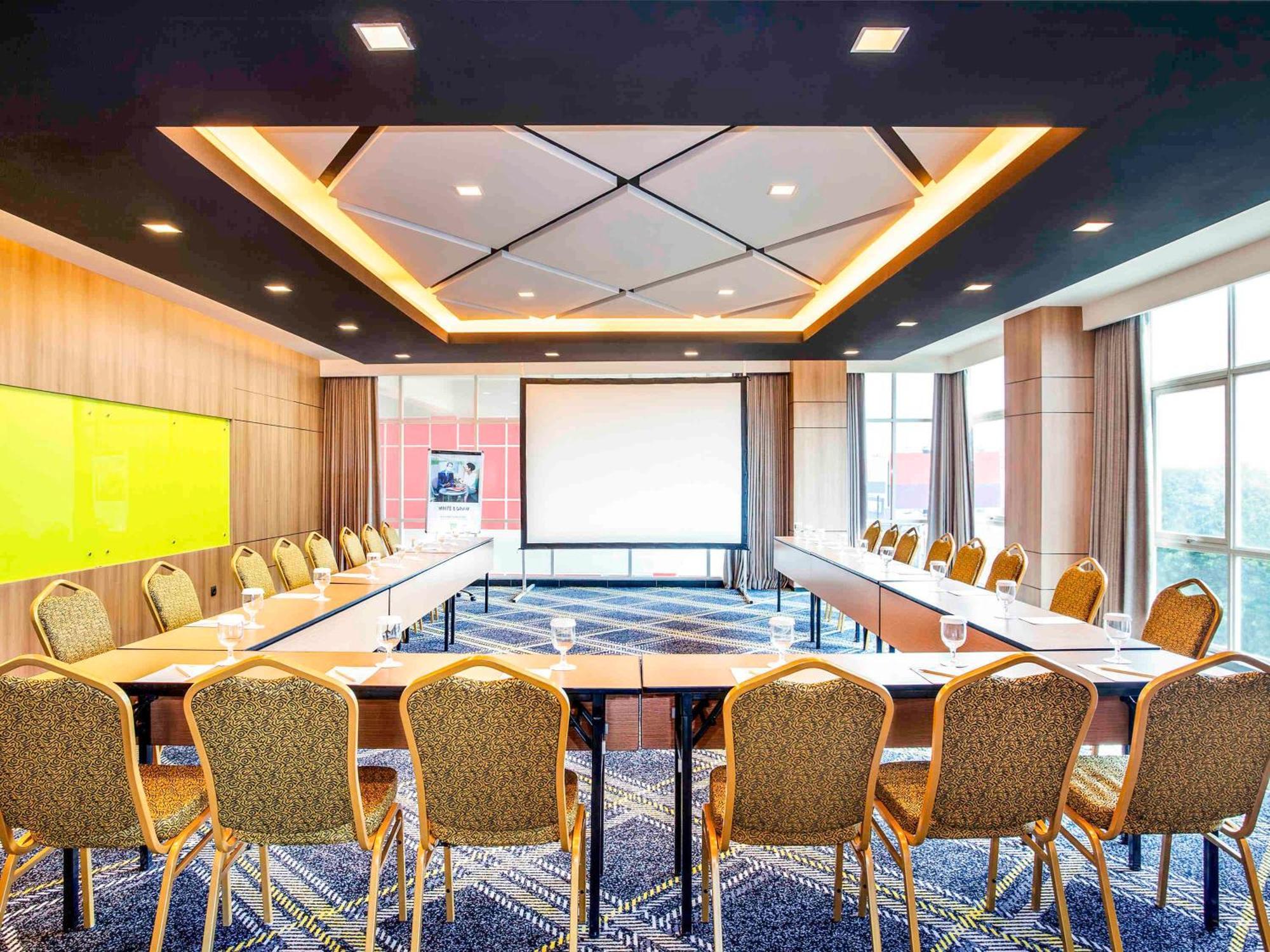 Ibis Styles Bekasi Jatibening Hotel Екстериор снимка