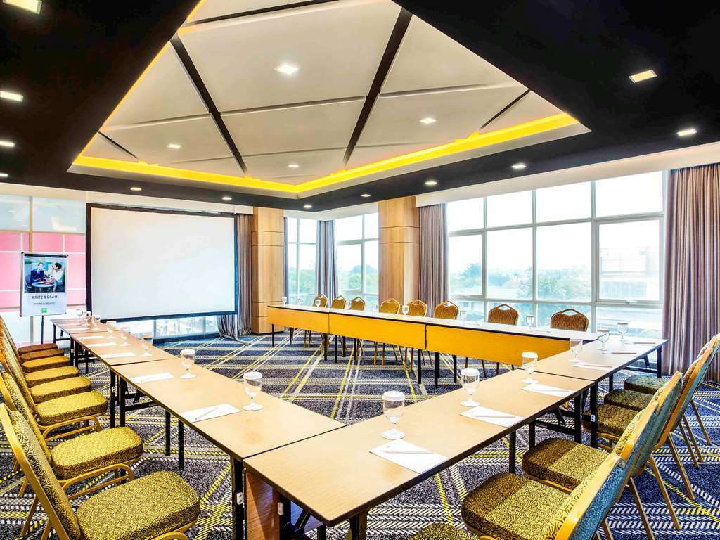 Ibis Styles Bekasi Jatibening Hotel Съоръжения снимка