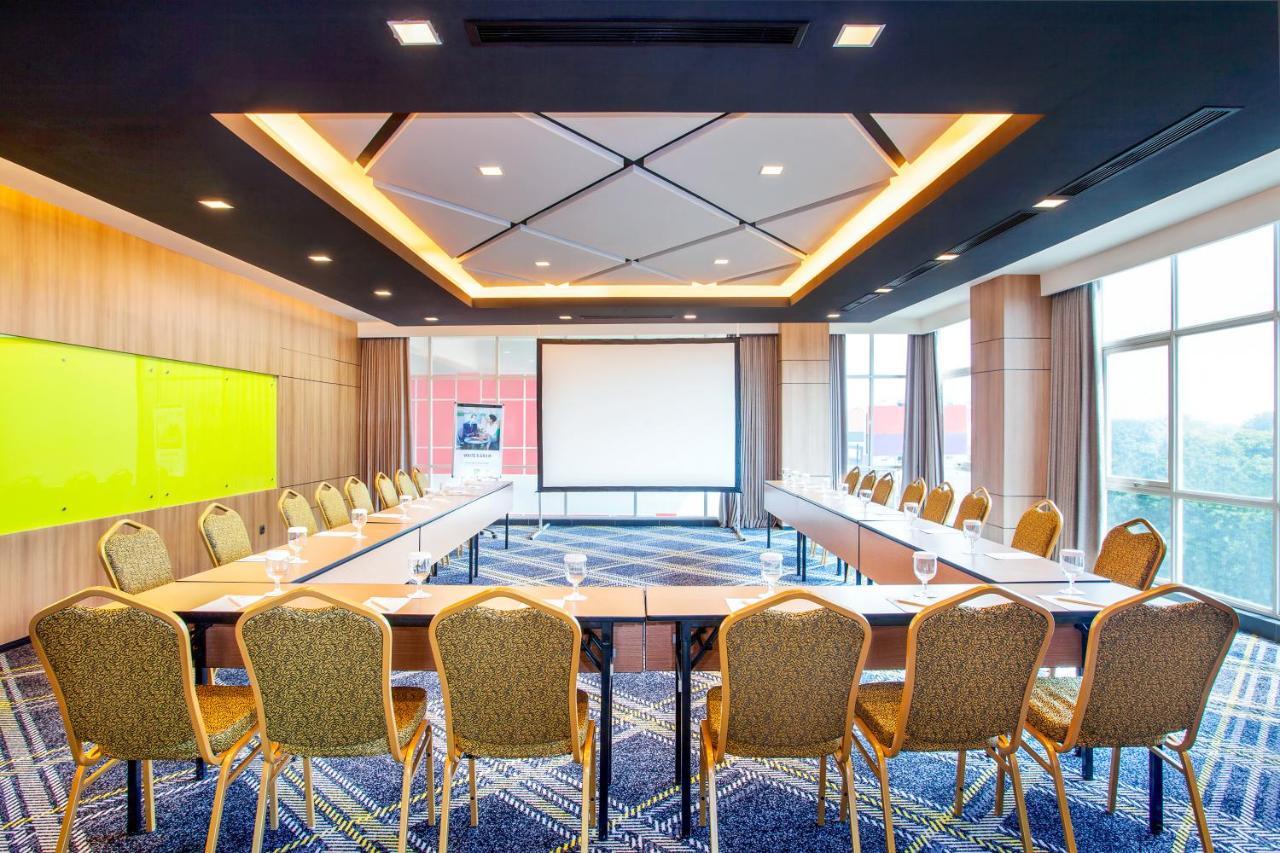 Ibis Styles Bekasi Jatibening Hotel Екстериор снимка