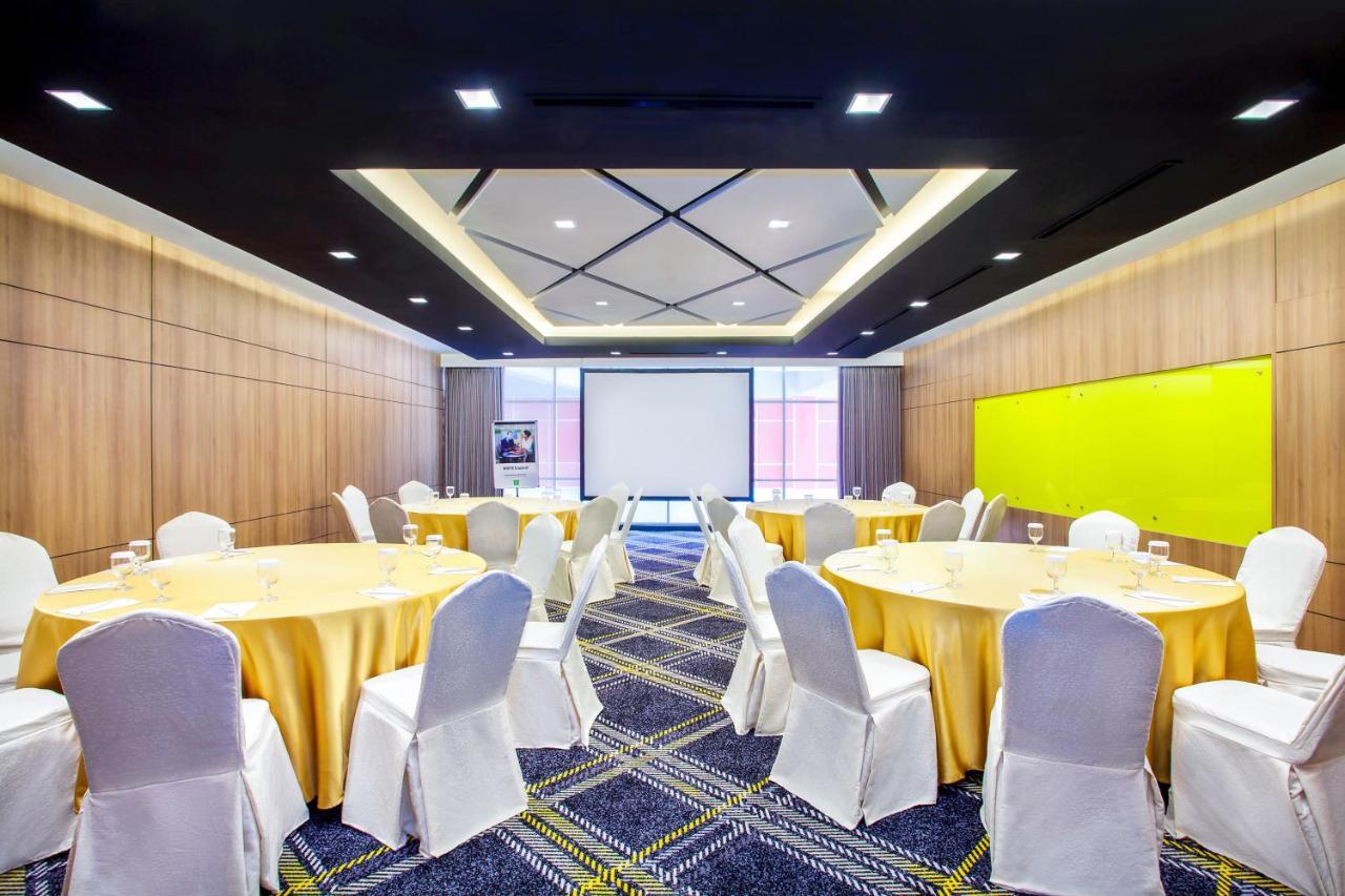 Ibis Styles Bekasi Jatibening Hotel Екстериор снимка